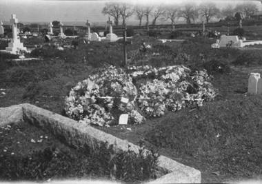 Emma Grace Turner grave Littlehampton.jpg